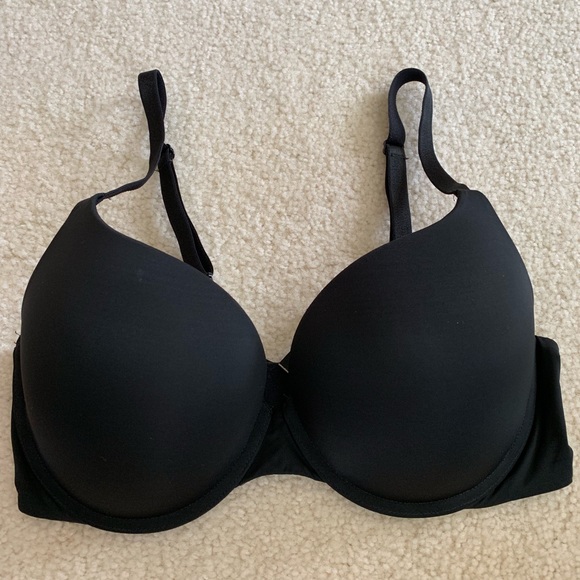 Victoria’s Secret Push-Up Bra - Picture 1 of 8
